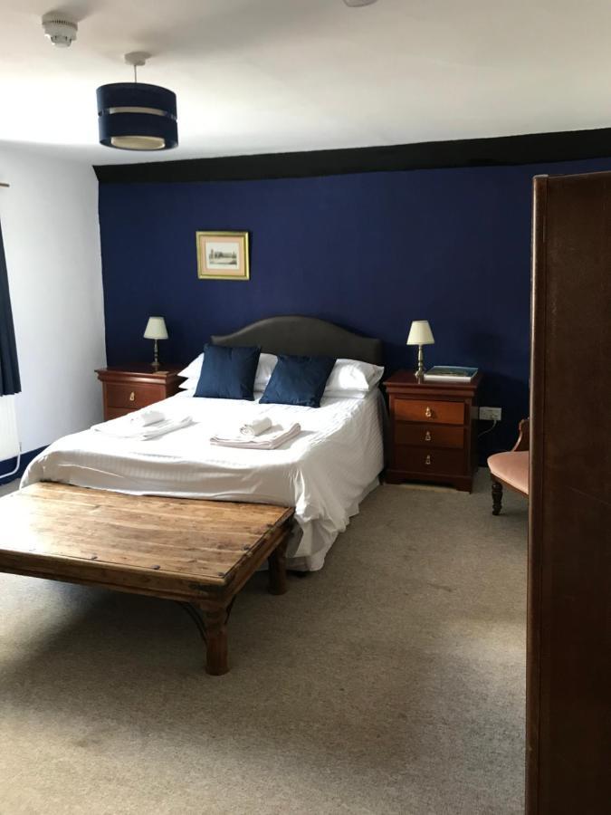 The White Bear Bed and Breakfast Devizes Eksteriør billede
