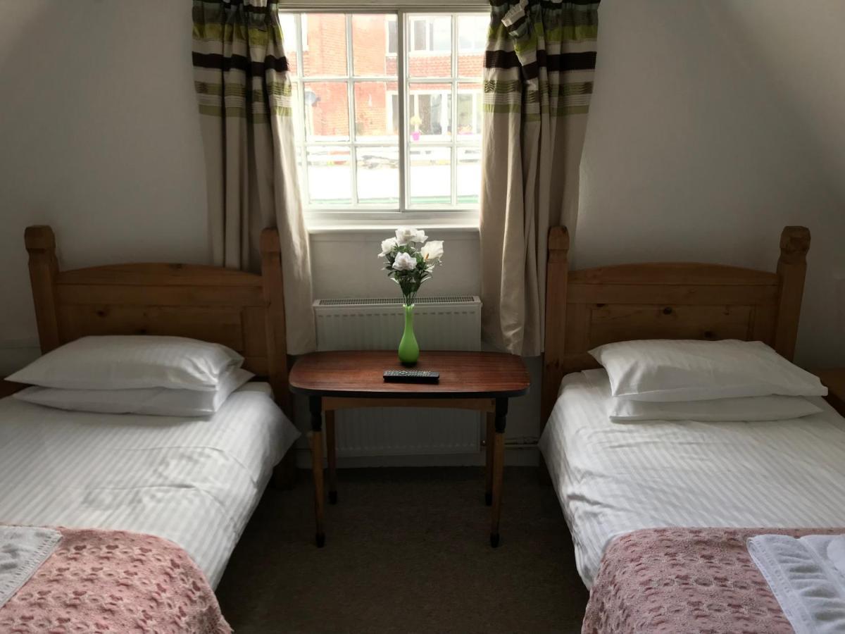 The White Bear Bed and Breakfast Devizes Eksteriør billede