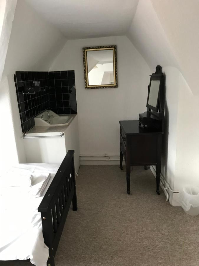 The White Bear Bed and Breakfast Devizes Eksteriør billede